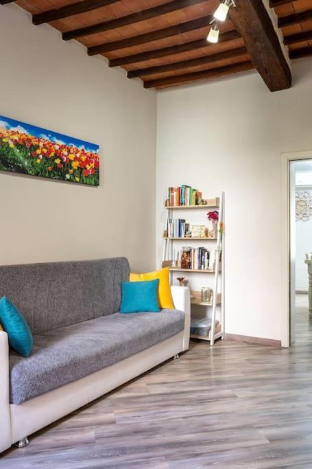 Casa Vacanze L'Angolo Fiorito Беттолле Экстерьер фото