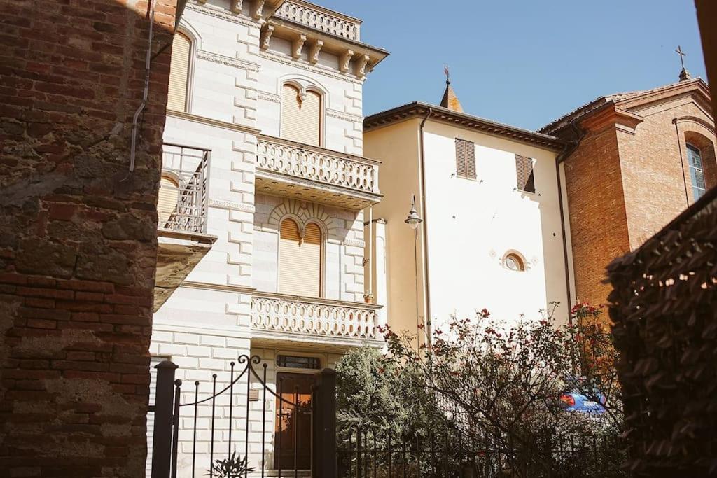 Casa Vacanze L'Angolo Fiorito Беттолле Экстерьер фото