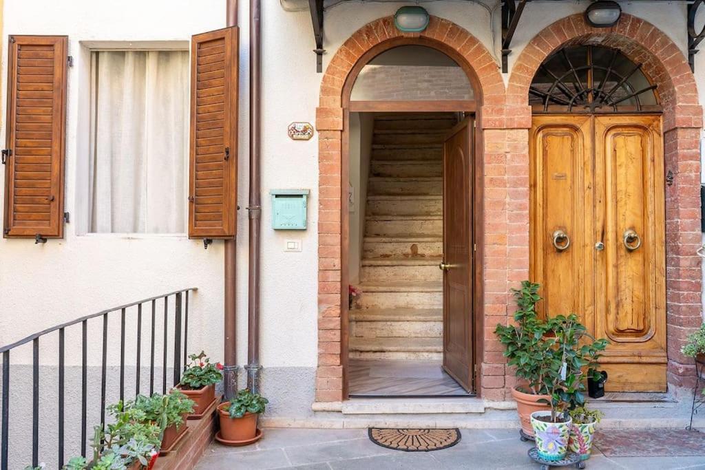 Casa Vacanze L'Angolo Fiorito Беттолле Экстерьер фото