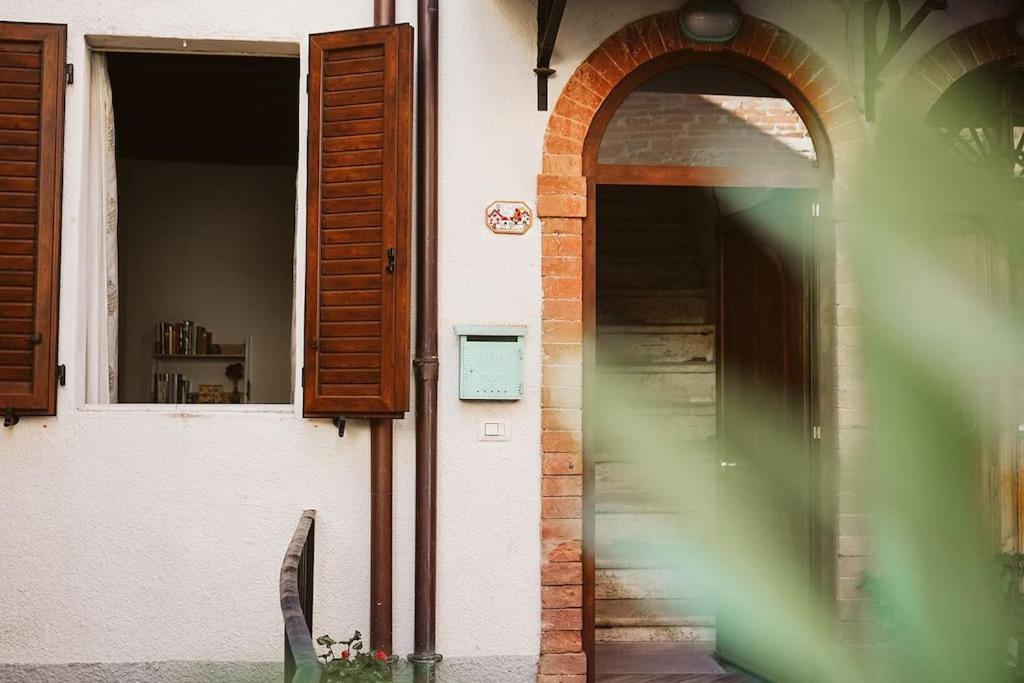 Casa Vacanze L'Angolo Fiorito Беттолле Экстерьер фото