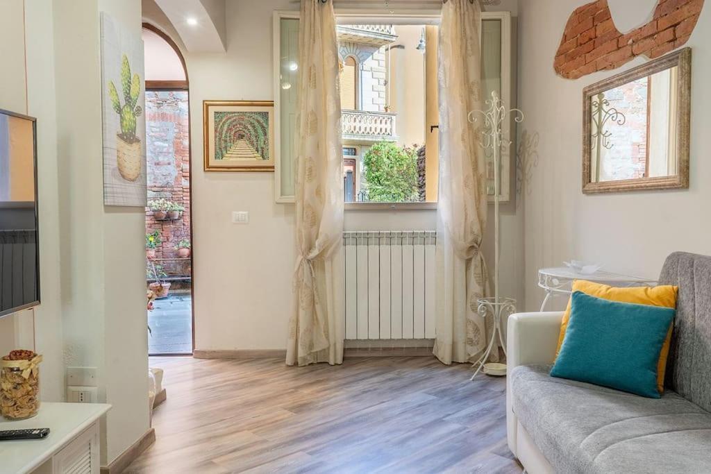 Casa Vacanze L'Angolo Fiorito Беттолле Экстерьер фото