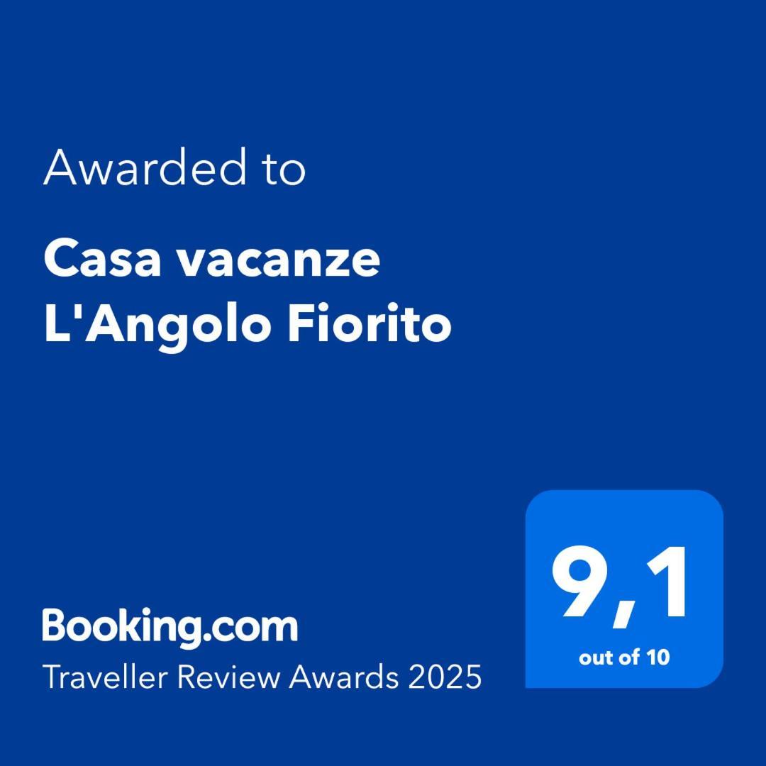 Casa Vacanze L'Angolo Fiorito Беттолле Экстерьер фото